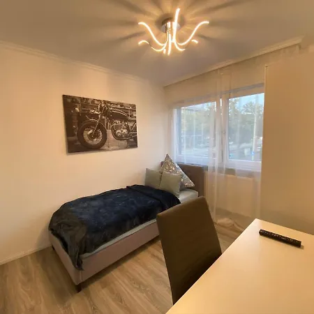 4 Bedroom Large Near Messe