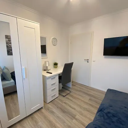 4 Bedroom Large Near Messe *