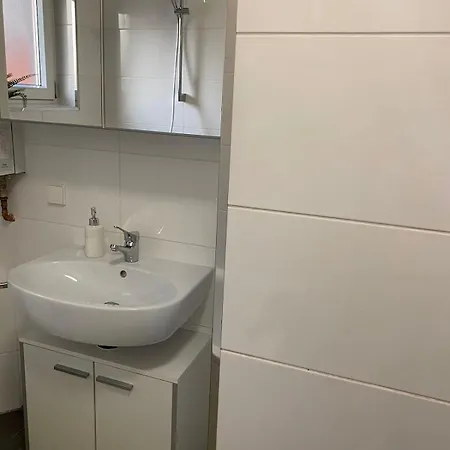 4 Bedroom Large Near Messe
